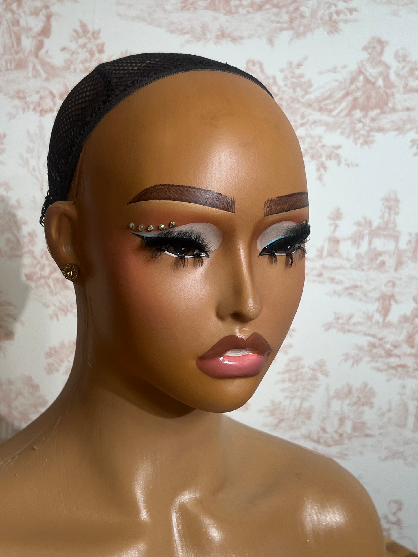 Affordable Plastic Head & Shoulder Mannequin